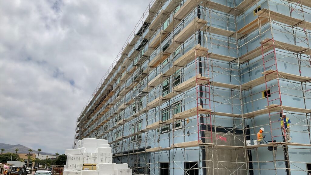 Fall Risk Prevention: How Elite Subcontractors Keep San Diego Construction Sites Safer